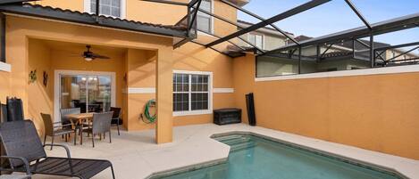 Et oppvarmet basseng