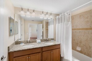 Secador de pelo y toallas