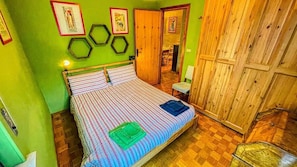 2 chambres, fer et planche à repasser, accès au Wi-Fi (inclus)