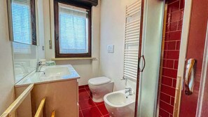 Douche, séchoir à cheveux