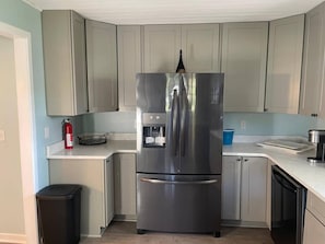 Fridge, microwave, oven, stovetop - 4 Bedroom, 4 Bath with view in St. Mary's Georgia (Saint Marys)