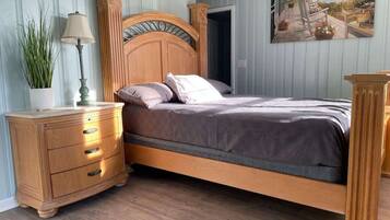 4 habitaciones, tabla de planchar con plancha, wifi y ropa de cama