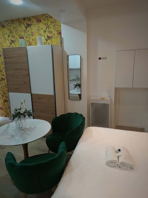 1 bedroom, iron/ironing board, WiFi, bed sheets