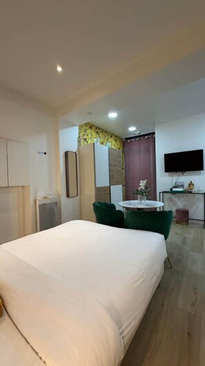 Bügeleisen/Bügelbrett, WLAN, Bettwäsche