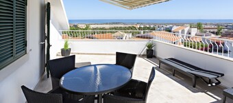 Near of center, w/ swimming pool