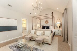 4 bedrooms, desk, iron/ironing board, travel cot - UPSCALE Ideal location 4 beach vacay! H20 views! (Virginia Beach)