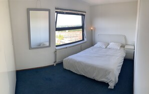 2 Schlafzimmer, Bügeleisen/Bügelbrett, kostenloses WLAN, Bettwäsche
