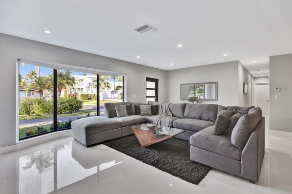 Maison | Coin séjour | Télévision