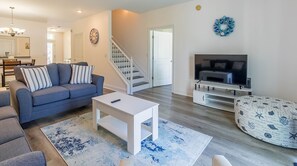 Smart TV, DVD player, stereo - Discover Tranquility: Banana Bay Resort's Home Near All the Action! (Pensacola)