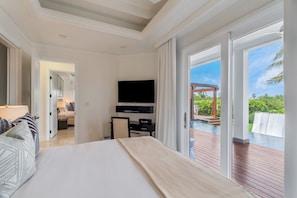 5 bedrooms, desk, iron/ironing board, free WiFi
