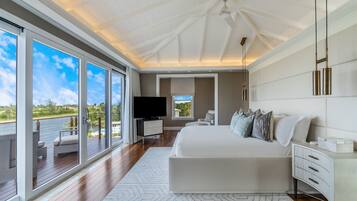 5 bedrooms, desk, iron/ironing board, free WiFi