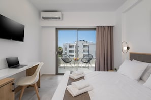 Queen room with Sea View | Desk, laptop workspace, soundproofing, free WiFi - Kallistefan (Kissamos)