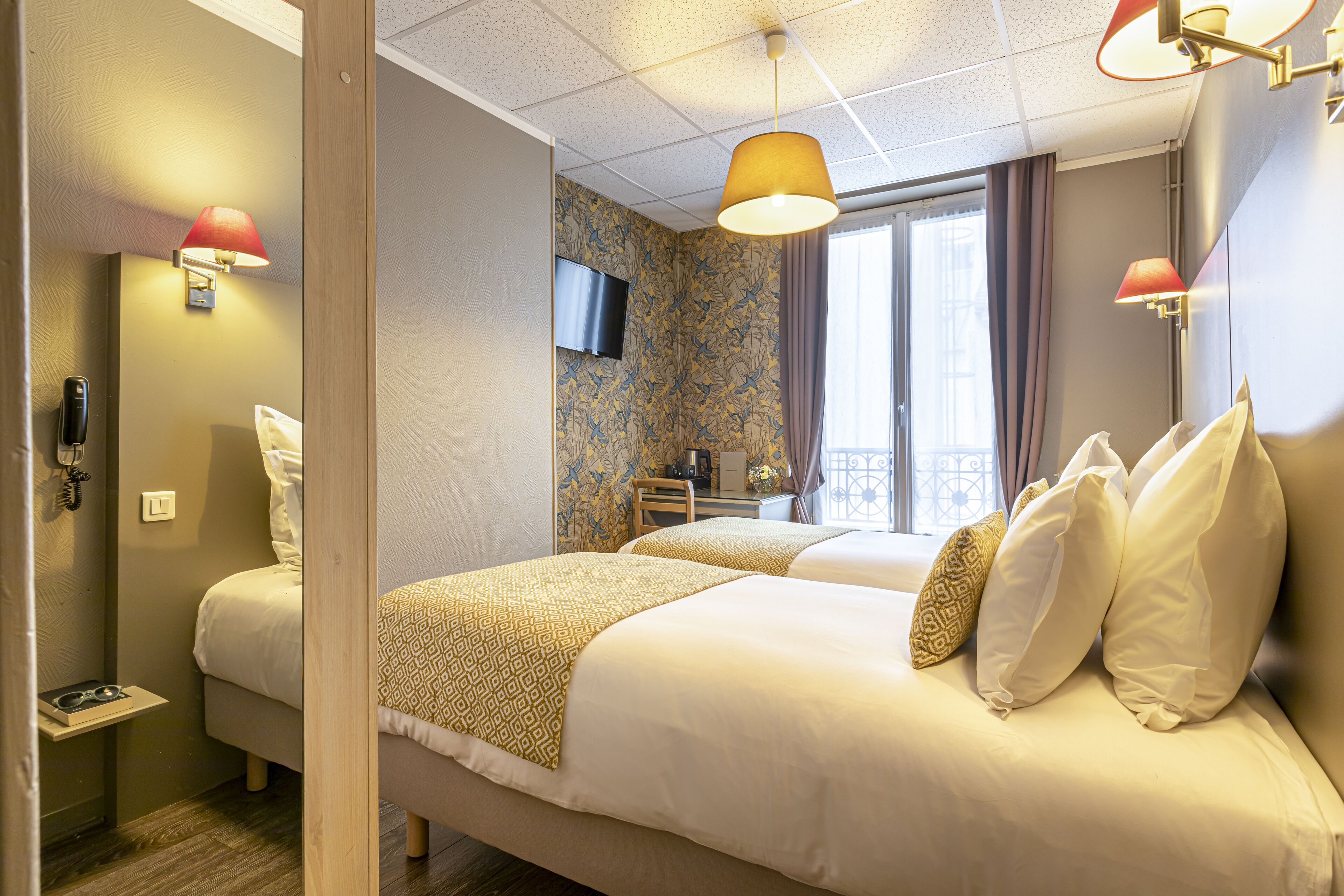 free wifi, bed sheets