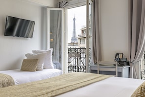 Triple Room, Eiffel Tower View | View from room - Splendid Hotel (Paris)