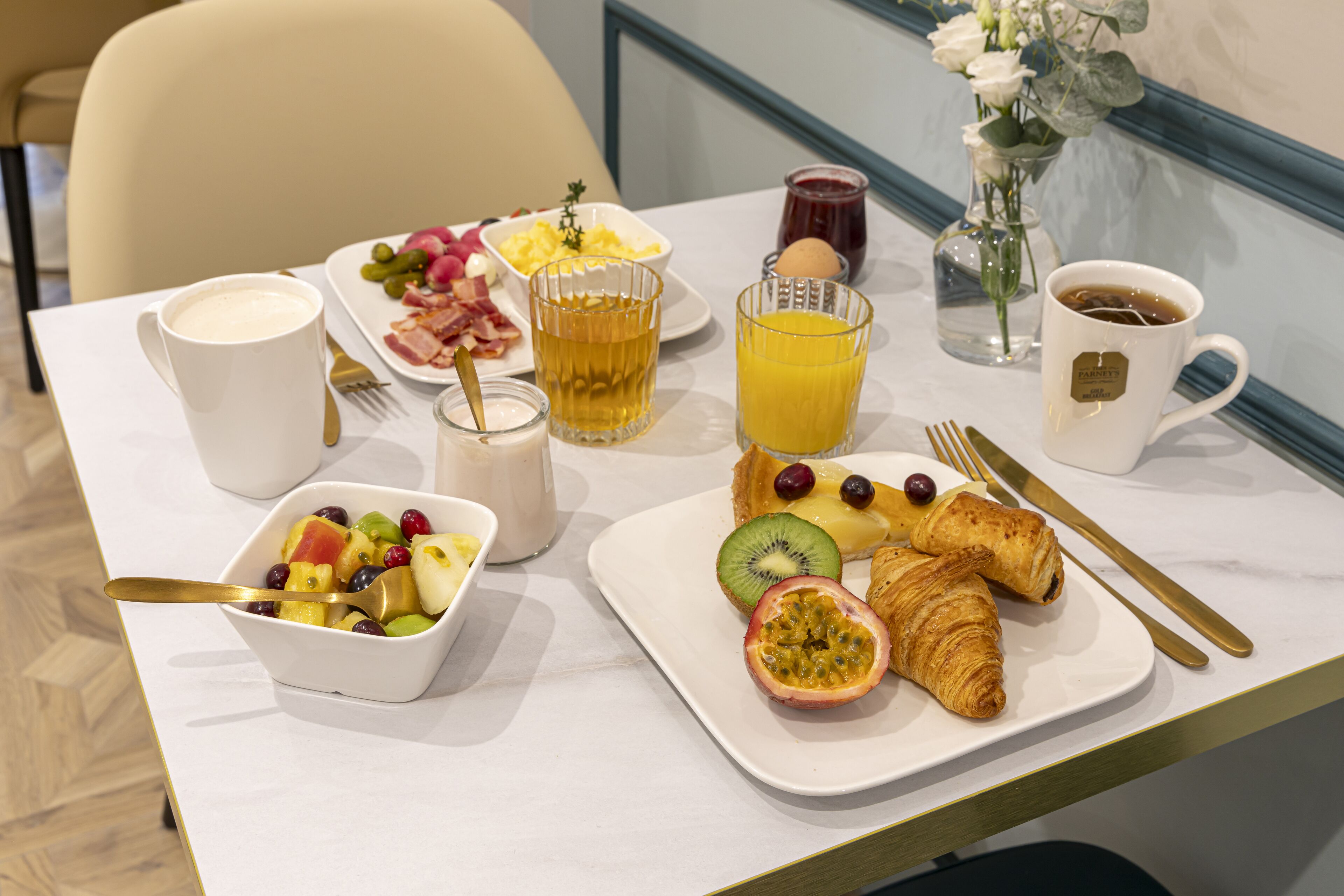 daily buffet breakfast (eur 15 per person)