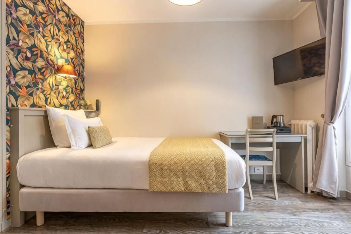 In-room safe, desk, iron/ironing board (on request), free WiFi