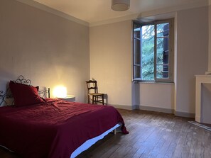 3 soverom, reiseseng for barn, wi-fi (inkludert) og sengetøy