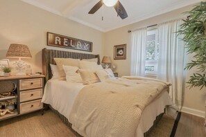 2 bedrooms, iron/ironing board, WiFi, bed sheets