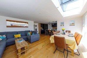 Interior - Delightful Seaside Hideaway 5 Mins to Beach (Chichester)