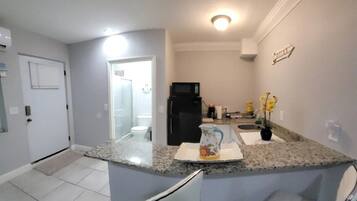 Fridge, microwave