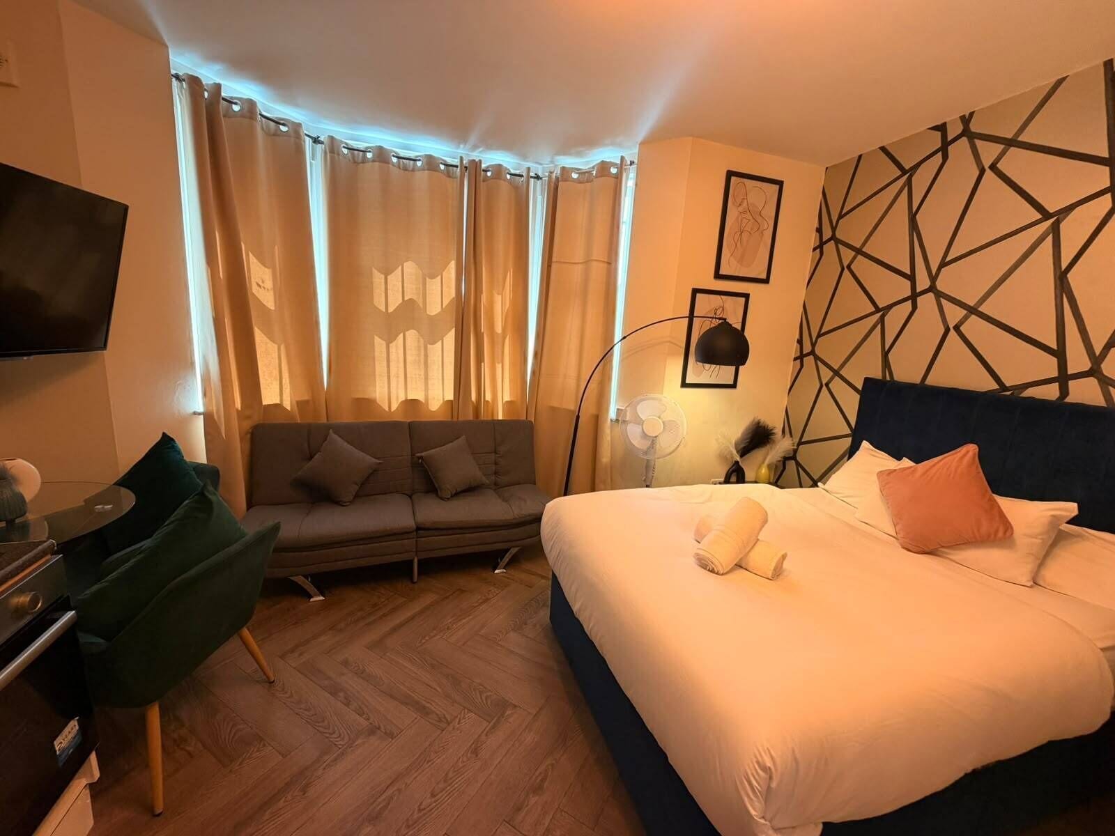 Studio, Ensuite (Triple)