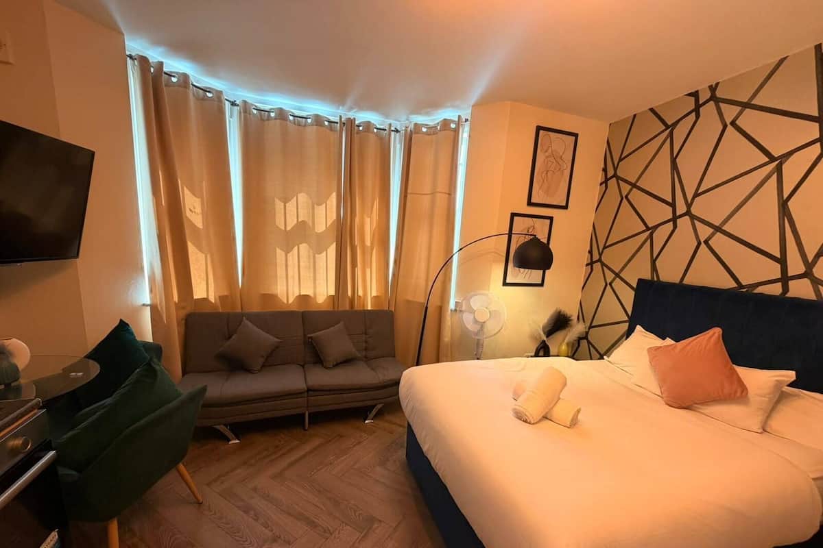 Studio, Ensuite (Triple)