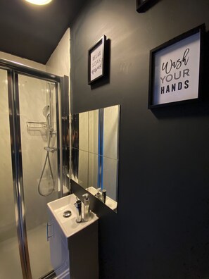 Double Room, Ensuite | Bathroom