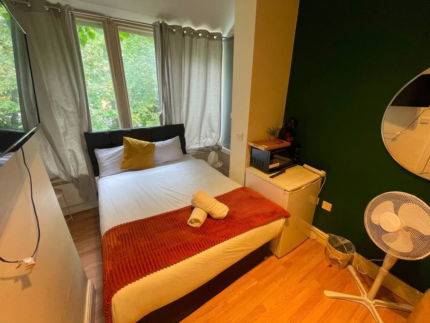 Studio, Ensuite (Mini)
