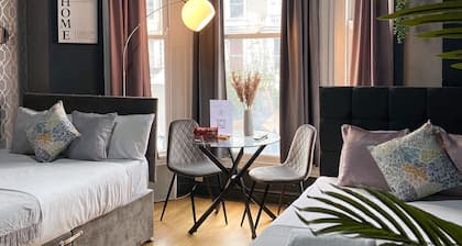 Holland Rd Studios Close to Olympia London