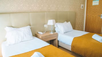 Standard Twin Room | Free WiFi, bed sheets