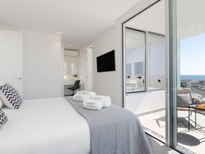 4 habitaciones, tabla de planchar con plancha, internet y ropa de cama