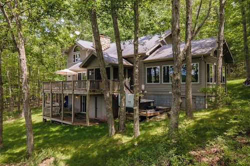 Do Friendly Retreat w/ Deck & Meadow Views