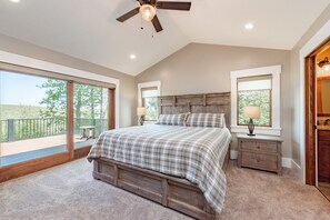 5 bedrooms, free WiFi, bed sheets