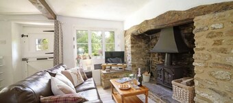 Idyllic Cottage in Dorset, Garden & Parking