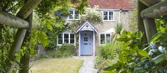 Idyllic Cottage in Dorset, Garden & Parking