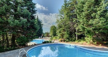 Serenity Peaks Lodge by InstantSuites-LaBete Golf