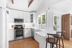Private kitchen - Relaxing 3-Bedroom Watermill Cottage  w/ Pool Minutes From Beach & Village (Water Mill)