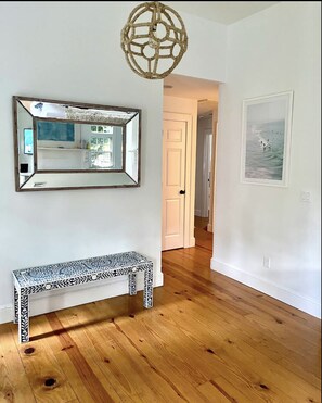 Interior - Relaxing 3-Bedroom Watermill Cottage  w/ Pool Minutes From Beach & Village (Water Mill)