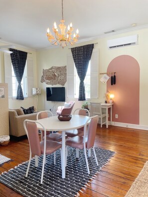 Dining - 1885 Upscale Vintage Parlor Loft: Heart of Historic SAV (Savannah)