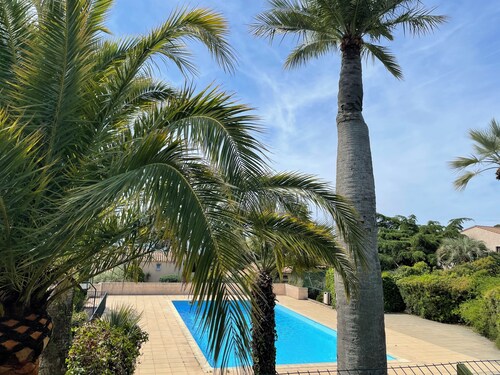 La ciotat,parking piscine clim à 10 min à pied mer