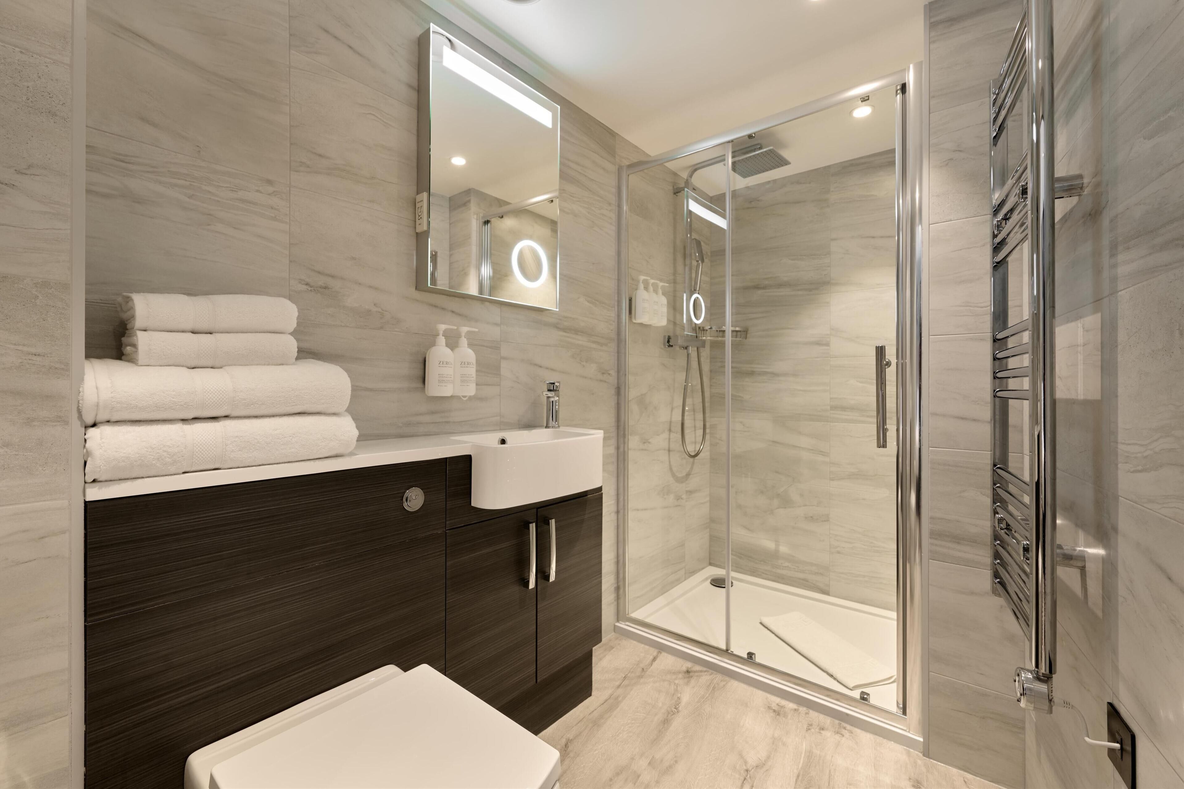 shower, rainfall showerhead, free toiletries, hair dryer