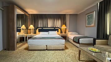 Family Room | Blackout curtains, soundproofing, free WiFi, bed sheets