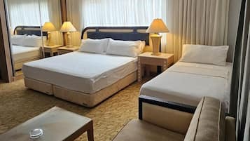 Family Room | Blackout curtains, soundproofing, free WiFi, bed sheets