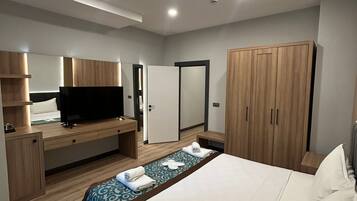 Suite, 2 Bedrooms, Non Smoking, City View