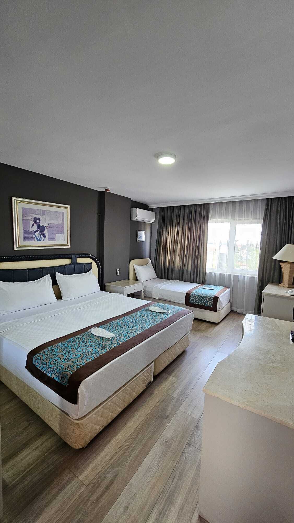 Family Room | Premium bedding, minibar, desk, laptop workspace