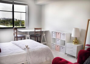 1 bedroom, in-room safe, desk, free WiFi - Cozy, Centrally Located Apartment in Miami (Palmetto Bay)