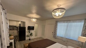 Villa, 1 King Bed - Near Design District Cozy Studio Kingbed Freeparki (Miami)