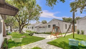 Villa, 1 King Bed | Property grounds - Near Design District Cozy Studio Kingbed Freeparki (Miami)