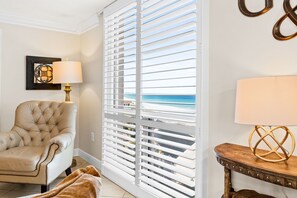 Smart TV, DVD player, offices - Relax and Recharge - Family Beachfront Condo on Florida's Emerald Coast (Destin)