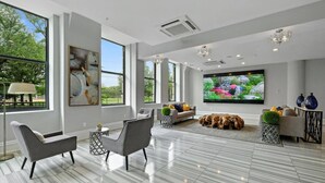 Interior - XL Studio - Modern Studio with Rooftop Pool (Philadelphia)